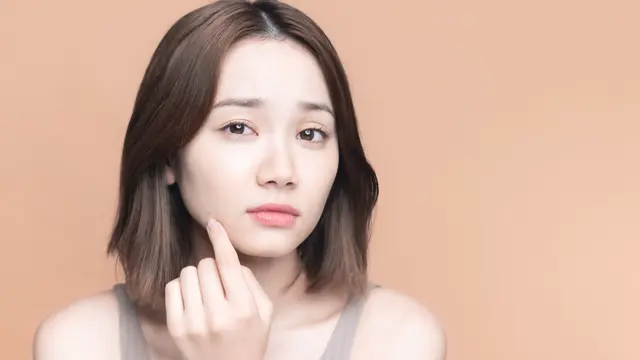 Muncul Bercak Hitam pada Kulit Wajah, Tanda Hiperpigmentasi Bukan ya?