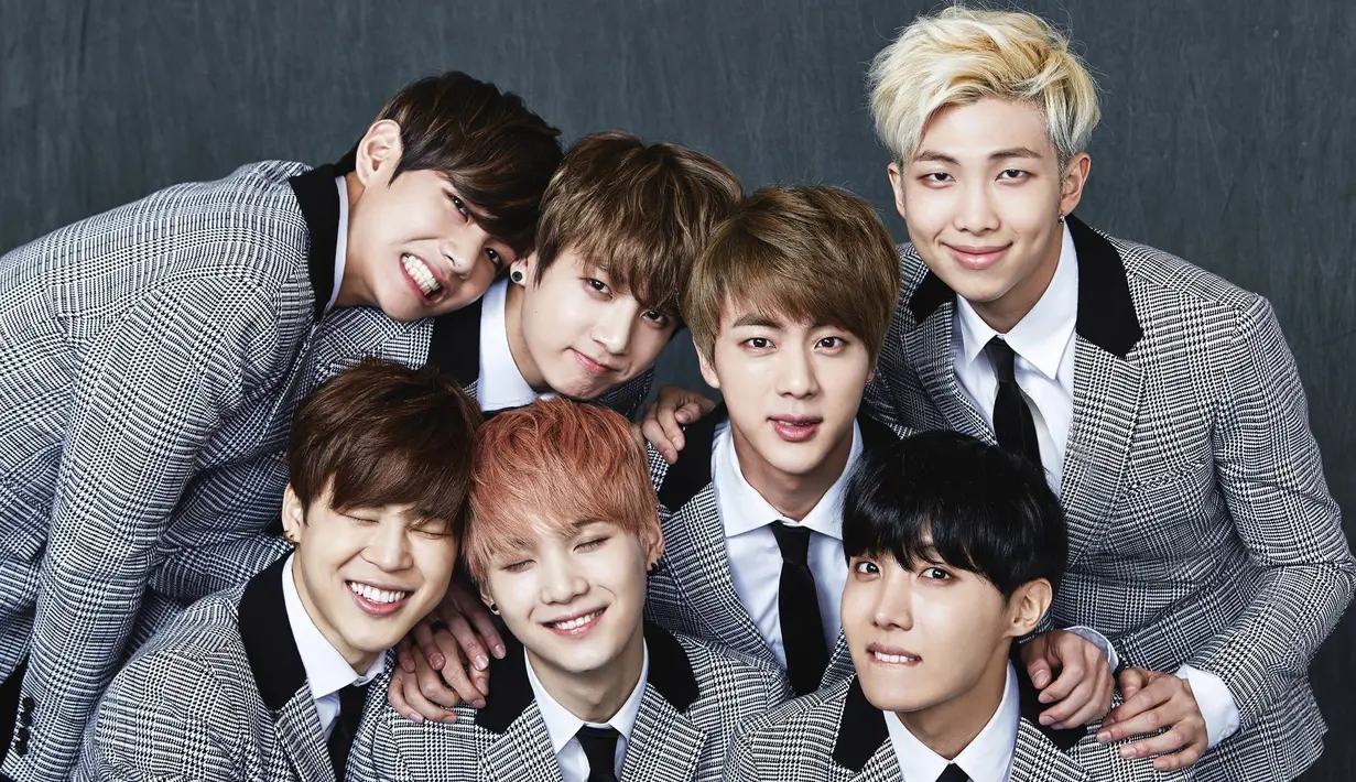 Seperti yang dilansir dari media Sports Seoul, RM, V, Jimin, Jungkook, J-Hope, Suga, Jin baru saja pindah tempat tinggal. (foto: soompi.com)