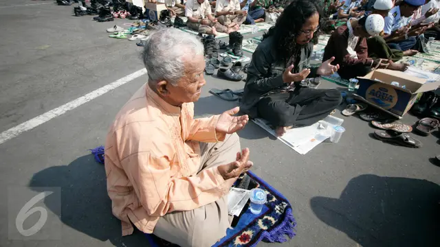 20151030-Kemarau Berkepanjangan,Warga Yogyakarta Gelar Sholat Minta Hujan