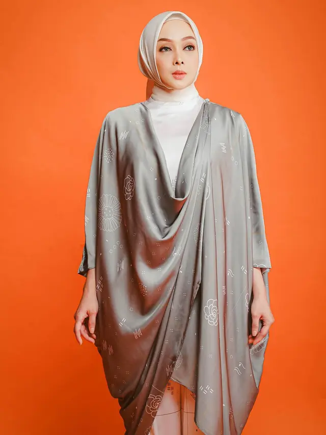Rilis Busana Muslim, Ini 7 Pemotretan Terry Putri yang Makin Menawan
