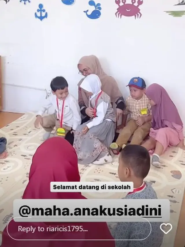 8 Potret Ria Ricis Dirikan Sekolah untuk Anak Usia Dini, Ikut Mengajar