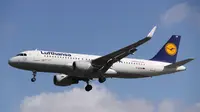 Perusahaan penerbangan Jerman, Lufthansa, telah mengumumkan bahwa mereka akan menghentikan penerbangan ke Venezuela dari tanggal 18 Juni (Wikipedia).