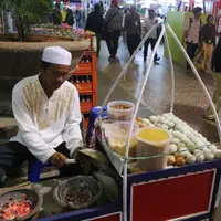 Ternyata PRJ 2015 itu bukan sekadar pameran terbesar, terlama, dan terlengkap se-Asia Tenggara, tapi juga menguntungkan pihak-pihak tertentu