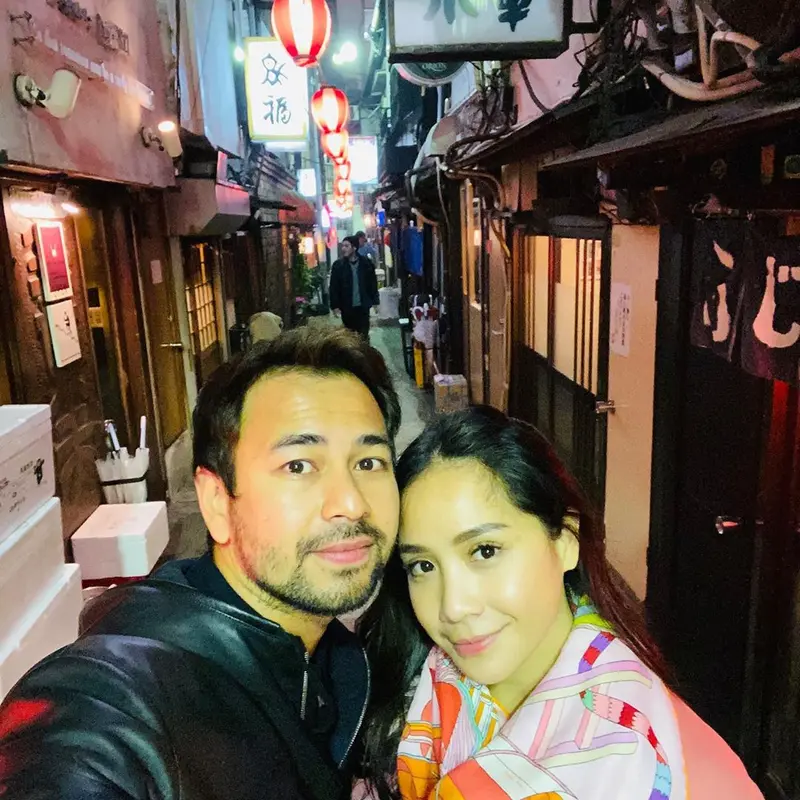 Momen Raffi Ahmad dan Nagita Slavina saat di Tokyo, Jepang