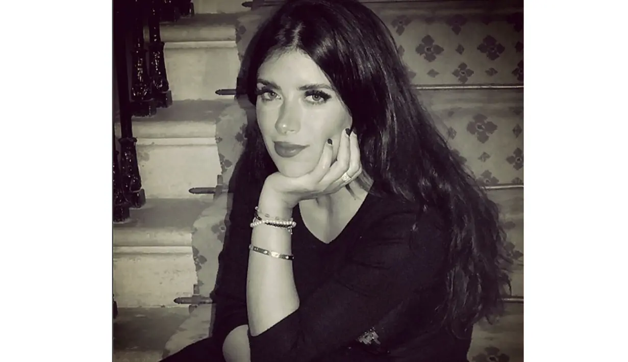  Daniella Semaan, pasangan dari pemain Chelsea, Cesc Fabregas, para pendukung Chelsea sangat mengenali Daniella di London, karena dia salah satu WAGs  seksi yang tinggal di London .(Photo/Instagram)