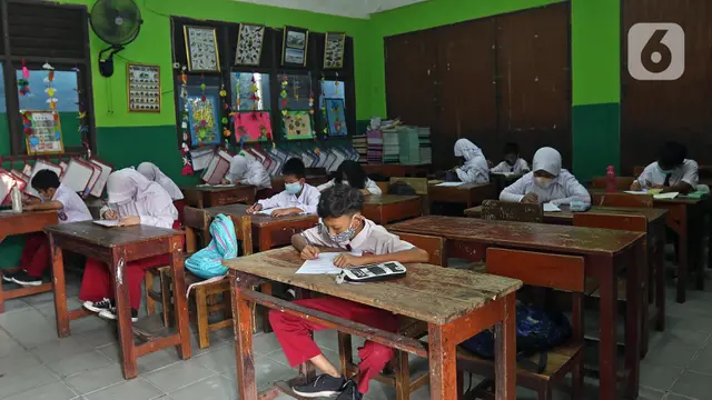 FOTO: Pemberlakuan Ujian Tatap Muka SD di Bekasi