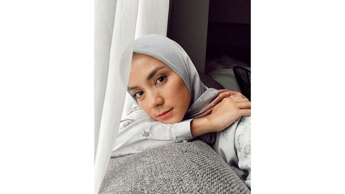6 Potret Terbaru Enno Lerian, Mantan Penyanyi Cilik yang Jadi Tulang Punggung Keluarga (sumber: Instagram.com/ennolerian_)
