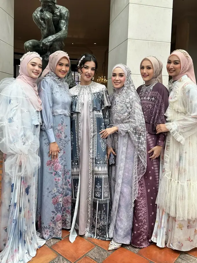 Banjir Pujian Warganet, Begini 8 Potret Inara Rusli Kenakan Outfit Cantik bak  Ibu Peri