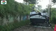 Polisi masih menyelidiki penyebab pasti kecelakaan. Namun, diduga akibat sopir bus mengantuk sehingga kehilangan keseimbangan.