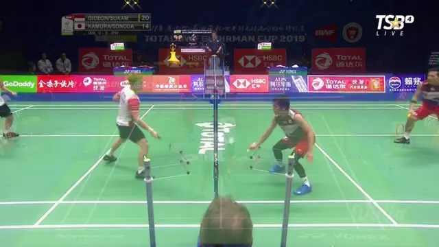 Berita video highlights game pertama Piala Sudirman 2019 ketika ganda putra Kevin Sanjaya/Marcus Gideon menghadapi Takeshi Kamura/Keigo Sonoda dengan skor 21-14, 21-18.