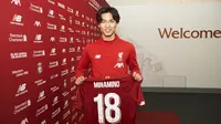 Takumi Minamino resmi dikenalkan Liverpool, Kamis (19/12/2019). (Bola.com/Dok. Liverpool)anin