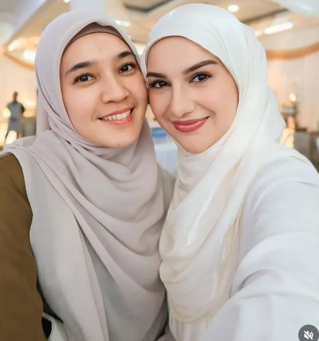 6 Momen Irish Bella gelar syukuran rumah baru, interaksi Haldy Sabri dan putra sambung bikin salfok