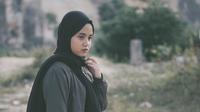 Hanin Dhiya kini sering tampil dengan hijab. (Sumber: Instagram/@hanindhiyaatys)