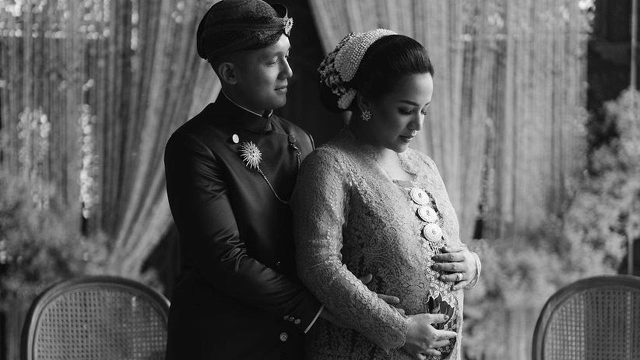 Prosesi Mitoni 7 Bulanan Angel Pieters