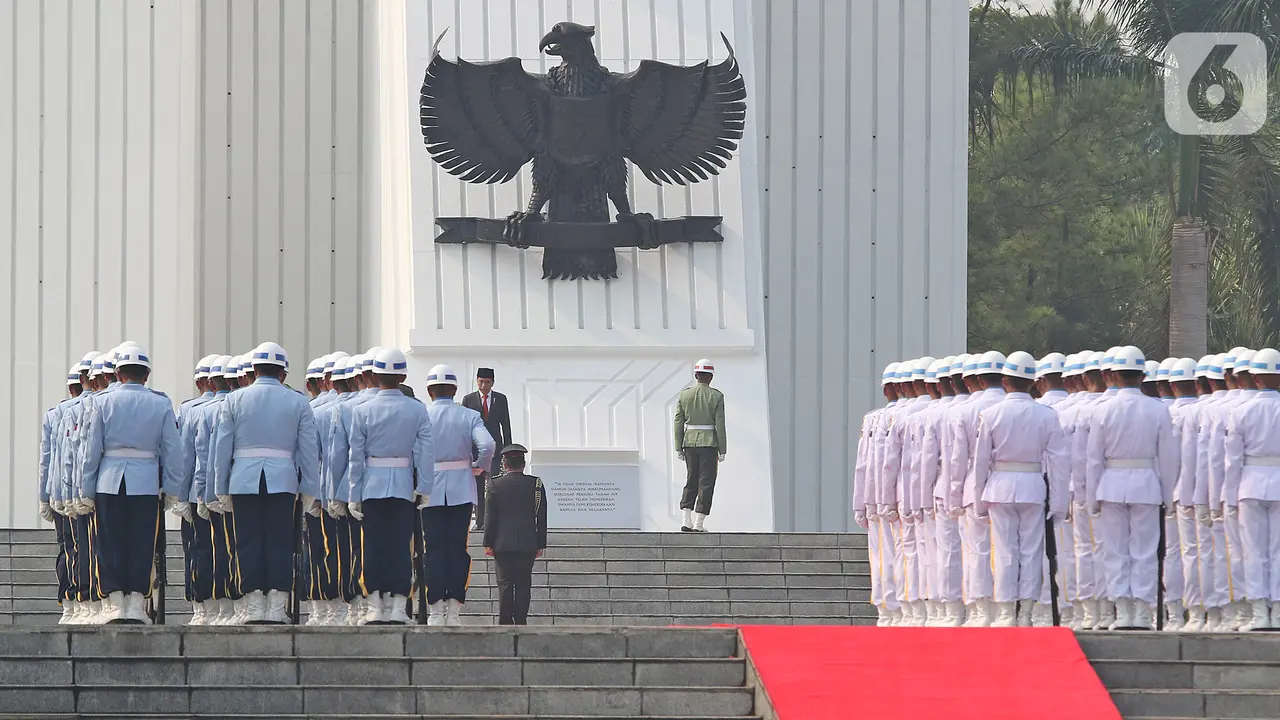 Hari Pahlawan, Jokowi-Ma'ruf Tabur Bunga di TMPN Kalibata