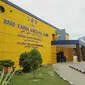 Halaman RSUD Raden Mattaher Jambi. Pihak rumah sakit menyatakan telah mengisolasi empat warga Jambi suspect virus crona. (Liputan6.com / Gresi Plasmanto)