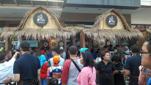 BRI menggelar acara amal barista showcase bertajuk A Cup for Lombok dan Donggala pada Minggu (30/9/2018). (Bawono/Liputan6.com)