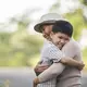 Sikap empati dapat membentuk anak menjadi individu yang penuh kasih dan tanggung jawab secara sosial. (Foto/dok: Freepik/jcomp)