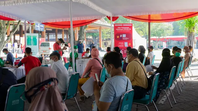 Halodoc dan Gojek