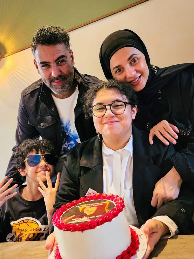 6 Potret Selvi Salavia, Kakak Tasya Farasya yang Tampil Kompak Bareng Suami