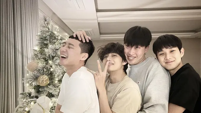 Park Seo Joon, V BTS, Peakboy, dan Choi Woo Shik. (Instagram/ bn_sj2013)