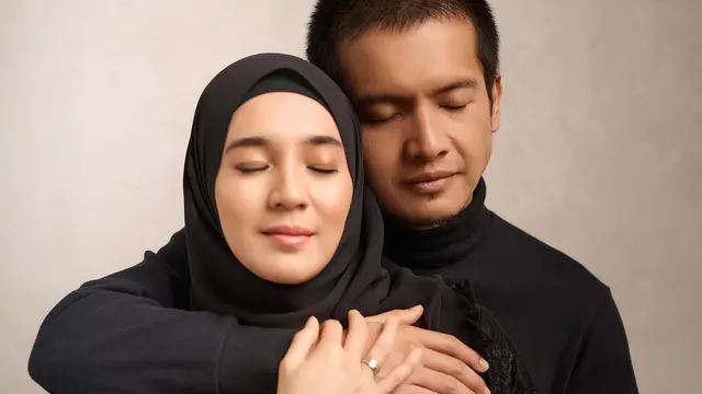 Potret Dhini Aminarti dan Dimas Seto. (instagram/dhiniaminarti)