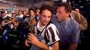 Roberto Baggio. Setelah 5 musim membela Fiorentina, striker Italia ini hijrah ke Juventus pada awal musim 1990/1991. Bersama Juventus hingga 1994/1995, ia tampil 200 laga dengan torehan 115 gol dan 25 assist. Satu trofi Serie A, Coppa Italia dan UEFA Cup diraihnya. (forzaitalianfootball.com)