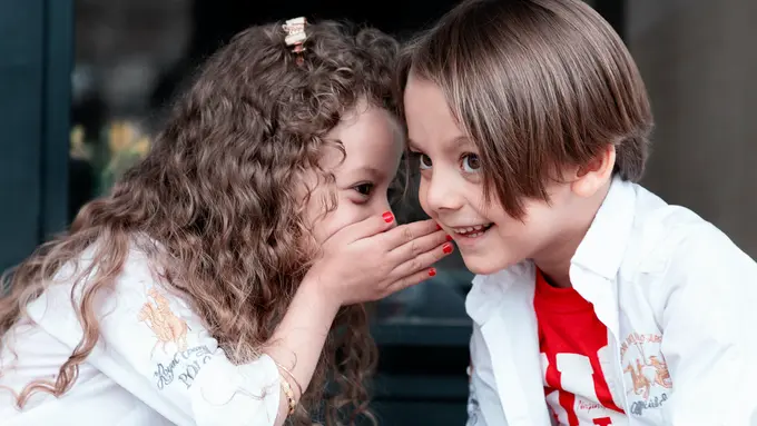 Contoh ilustrasi anak laki-laki dan perempuan