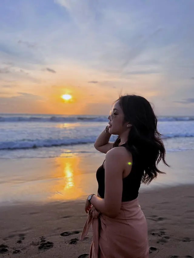 Tampil Makin Dewasa, Ini 5 Potret Fay Nabila Liburan di Pantai