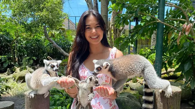 Gaya Aurelie Moeremans saat Bersama Binatang, Tetap Kece