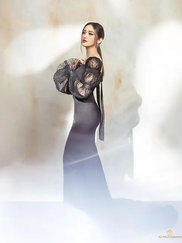 7 Pemotretan Terbaru Ranty Maria dengan Gaun Backless Ini Bikin Pangling