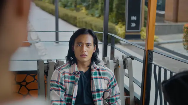 Nicholas Calame sebagai Azka dalam film Shaka Oh Shaka. (Foto: Dok. Starvision Plus)