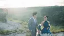Dengan model halter neck dan aksen lengan bertumpuk, penampilannya benar-benar memancarkan pesona ala drama China yang elegan. [@jessicajane99].