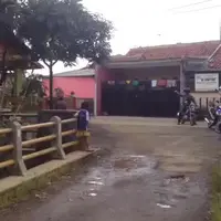 Jenazah Ayah Ariel NOAH Tiba di Pemakaman