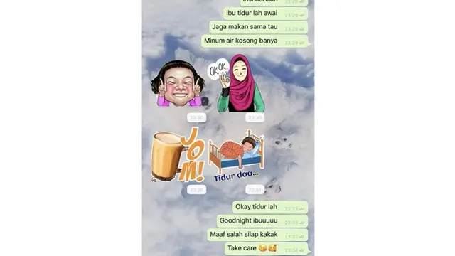 5 Chat Ibu ke Anak Ini Gaul Banget, Bikin Geleng Kepala