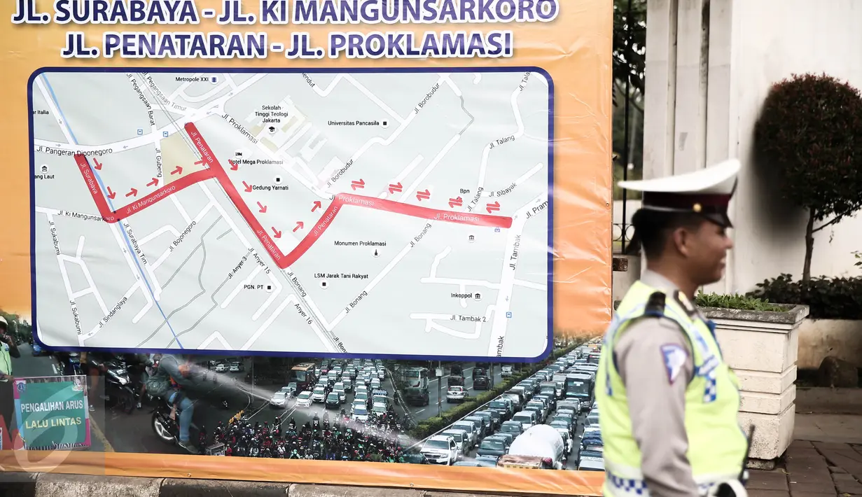 Peta saat ujicoba rekayasa lalu-lintas di Jalan Tugu Proklamasi, Jakarta, Senin (23/5/2016). Rekayasa dilakukan mengingat banyak pelanggaran lawan arus di lokasi karena imbas kemacetan di Jl Diponegoro arah RSCM. (Liputan6.com/Faizal Fanani)