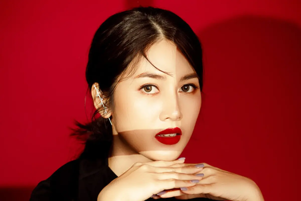 putus cinta sedih merah cantik