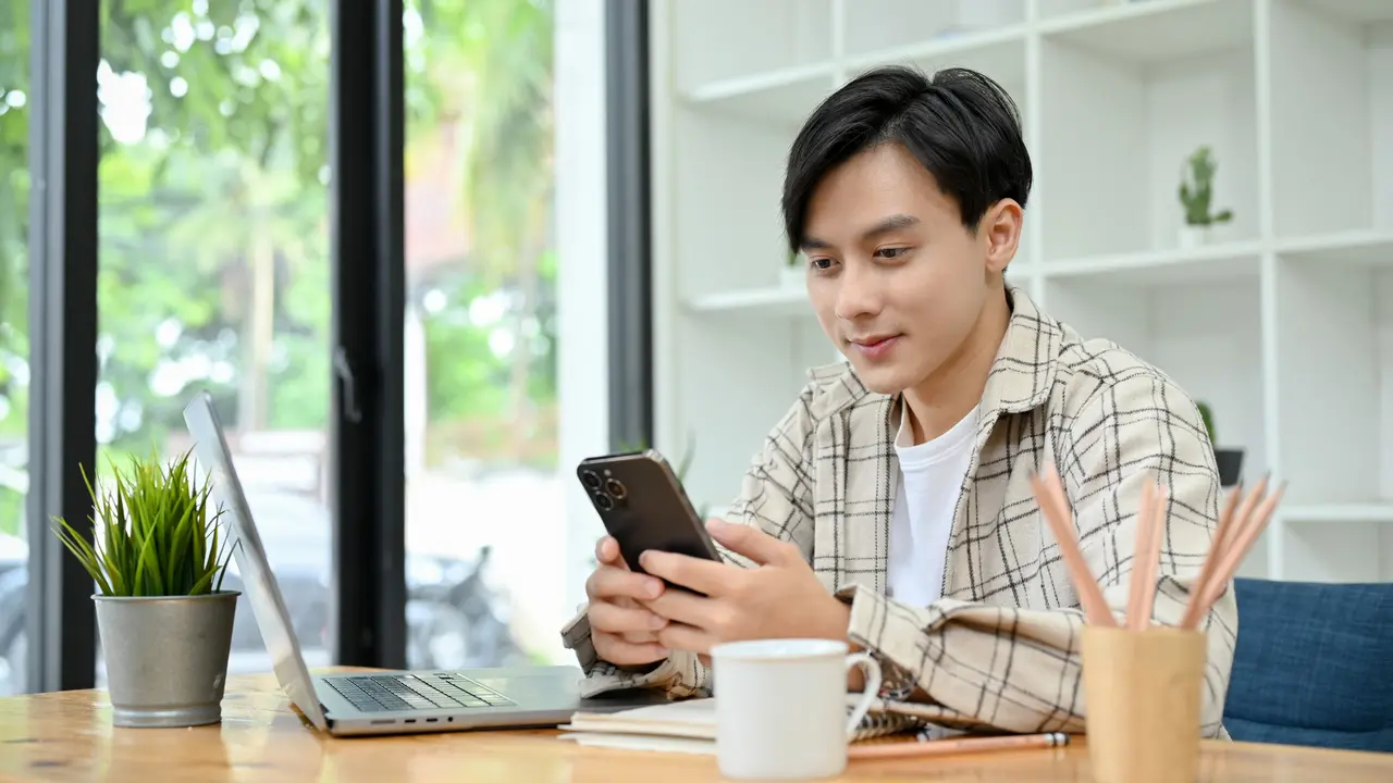 Nonton Sambil Checkout? Fitur Vidio Shopping Kolaborasi Vidio dan Shopee Bikin Belanja Makin Praktis!