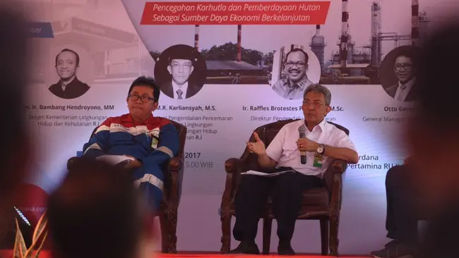 Dirjen Pengendalian Pencemaran dan Kerusakan Lingkungan Kementerian Lingkungan Hidup dan Kehutanan RI Drs M.R. Karliansyah M.S. bersama dengan GM RU II Otto Gerentaka menjadi nara sumber pada acara 