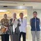 Direktur Utama RSUD Tarakan Dian Ekowati menyampaikan konferensi pers terkait pemeriksaan kesehatan terhadap pasangan bacagub-bacawagub Jakarta 2024 dari jalur independen Dharma Pongrekun-Kun Wardana. (Liputan6.com/Winda Nelfira)