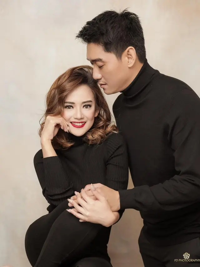 7 Potret Terbaru Prewedding Ifan Seventeen dan Citra Monica, Tampil Mesra
