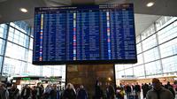 Situasi Bandara Kopenhagen, Denmark. (dok. Sergei GAPON / AFP)