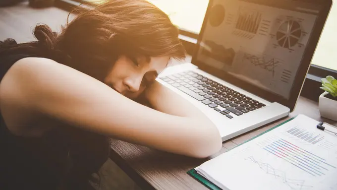 Meeting Panjang Bikin Sakit Kepala Berat dan Nyeri? Ini Tips agar Fokus Tak Terganggu!