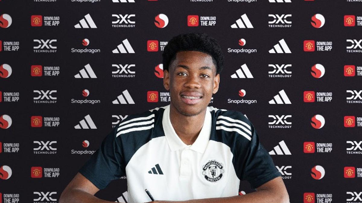 Bukan Bryan Mbeumo, MU Perkenalkan Striker Muda Ini Sebagai Rekrutan Ketiga