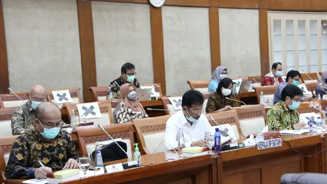 Kepala BP Batam, Muhammad Rudi didampingi Wakil Kepala BP Batam, Purwiyanto dalam Rapat Dengar Pendapat (RDP) bersama Komisi VI DPR RI. (Dok BP Batam)