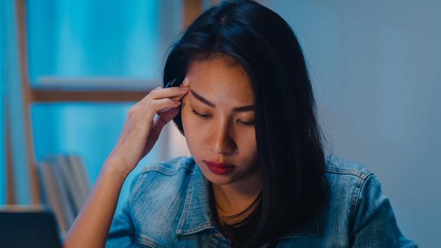 wanita juli yang tidak bahagia