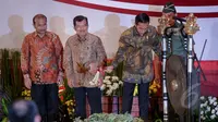 Presiden Joko Widodo ditemani Wapres Jusuf Kalla  dan Menteri PPN/Kepala Bappenas Andrinof Chaniago membuka acara Musyawarah Perencanaan Pembangunan Nasional (Musrenbangnas) Tahun 2015 di Jakarta, Rabu (29/4/2015). (Liputan6.com/Faizal Fanani)