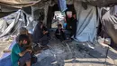 Kementerian Kesehatan Gaza pada hari Minggu 3 Agustus 2025 mengatakan ada enam orang lagi meninggal karena kelaparan dan malnutrisi di wilayah tersebut dalam 24 jam terakhir. Kematian baru ini meningkatkan jumlah korban tewas akibat kelaparan di Gaza menjadi 175 orang, termasuk 93 anak-anak, sejak perang Israel-Hamas memanas pada 7 Oktober 2023. (Omar AL-QATTAA/AFP)