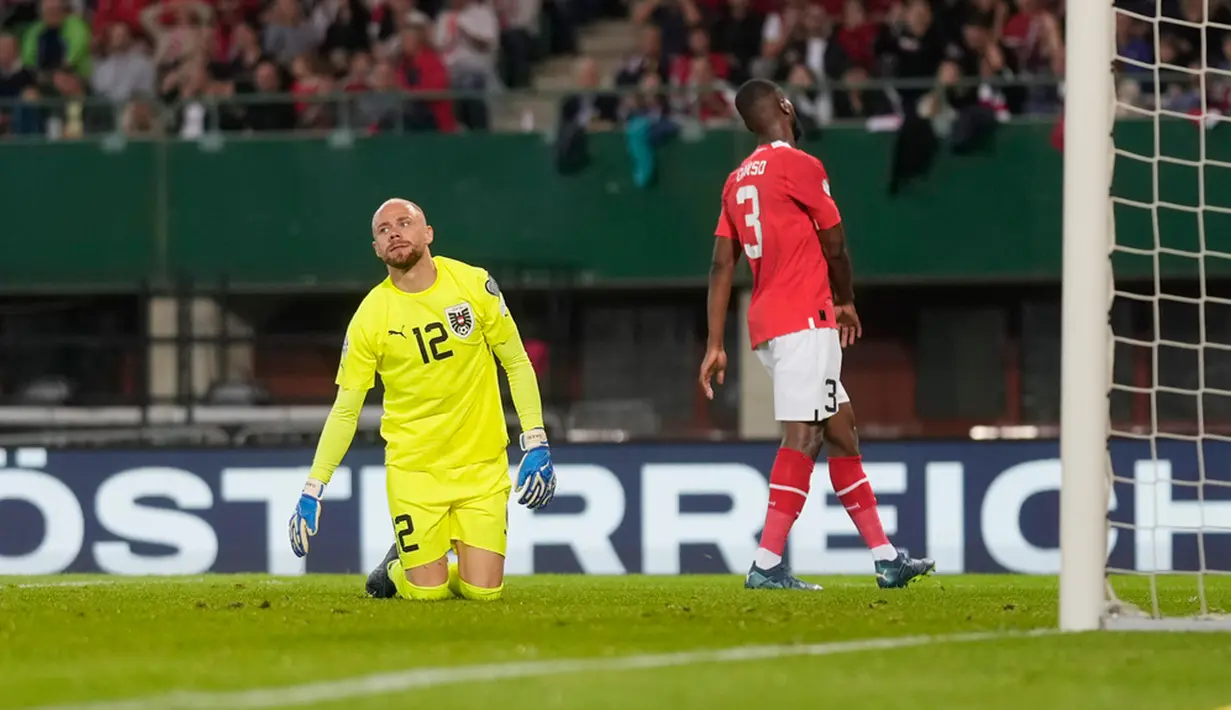 Unggul telak, tim tamu malah lengah. Laimer sukses mencetak gol lewat tembakan mendatar di menit ke-72. Petaka bagi Belgia datang di menit ke-78 ketika Amadou Onana dikartu merah. (AP Photo/Florian Schroetter)