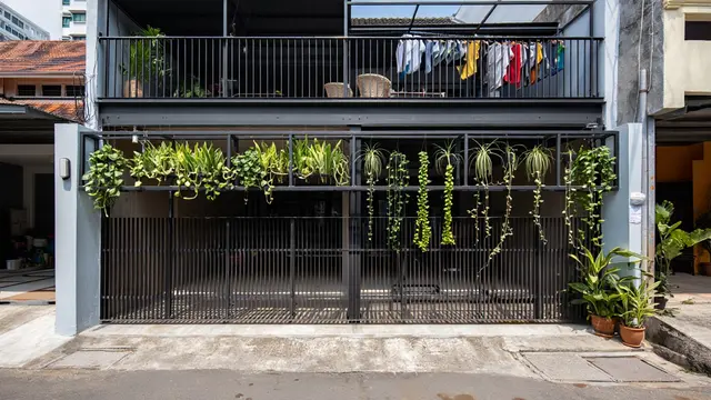 Desain Rumah Mungil Tapi Bisa Punya Mini Greenhouse di Samping